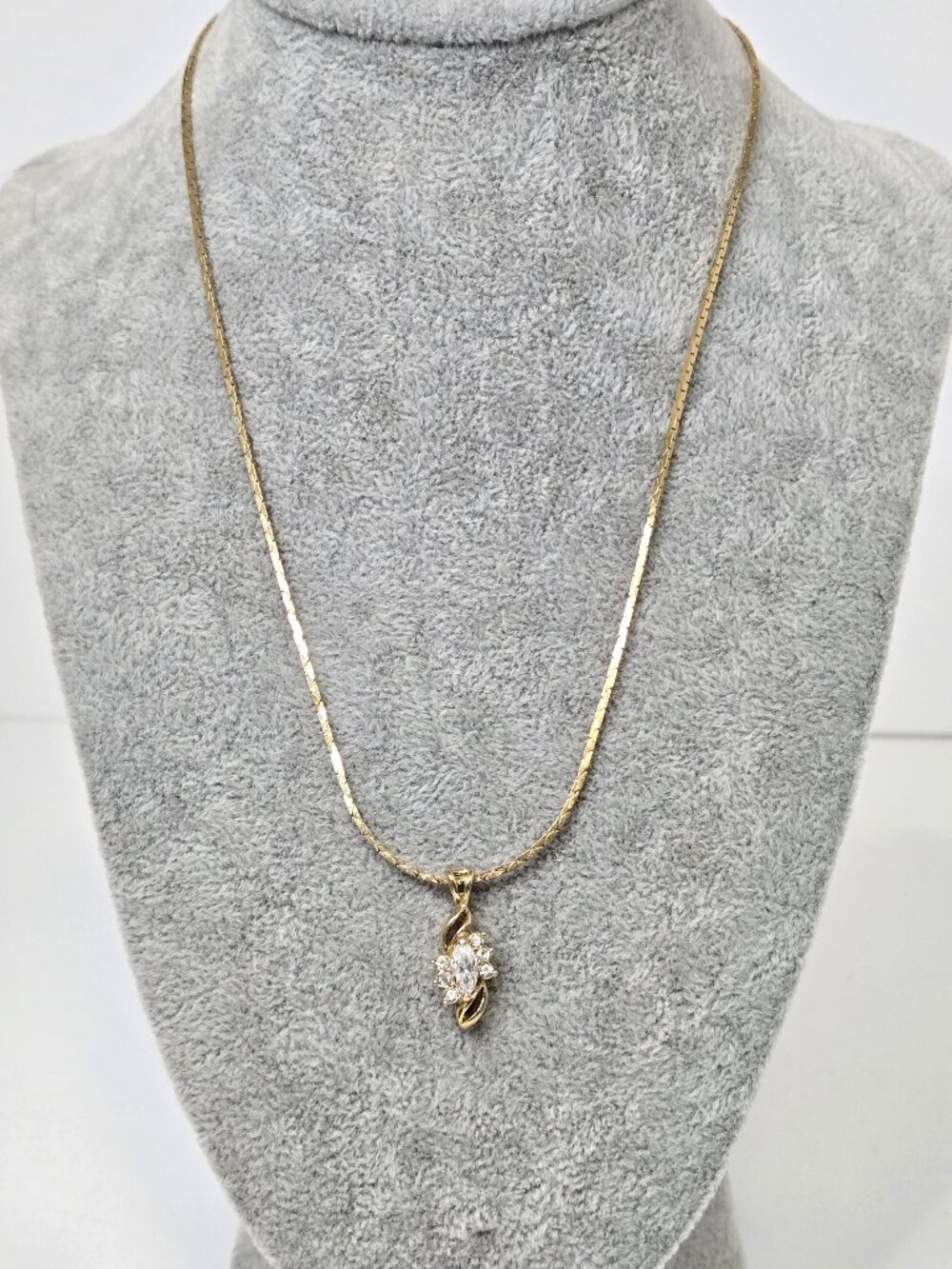 Vintage AVON Goldtone 16" Cobra Chain Necklace w/7 CZ Gemstone Pendant